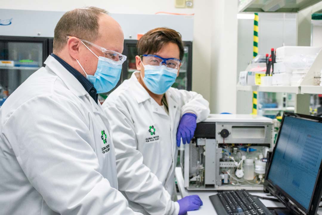 GIFS Research Technicians, Rick Goertzen and Zhijian Chai, at work in the OPAL lab. (Photo: David Conlin).